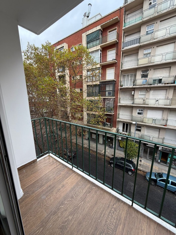 Departamento 2 ambiente a la calle con balcon saleinte