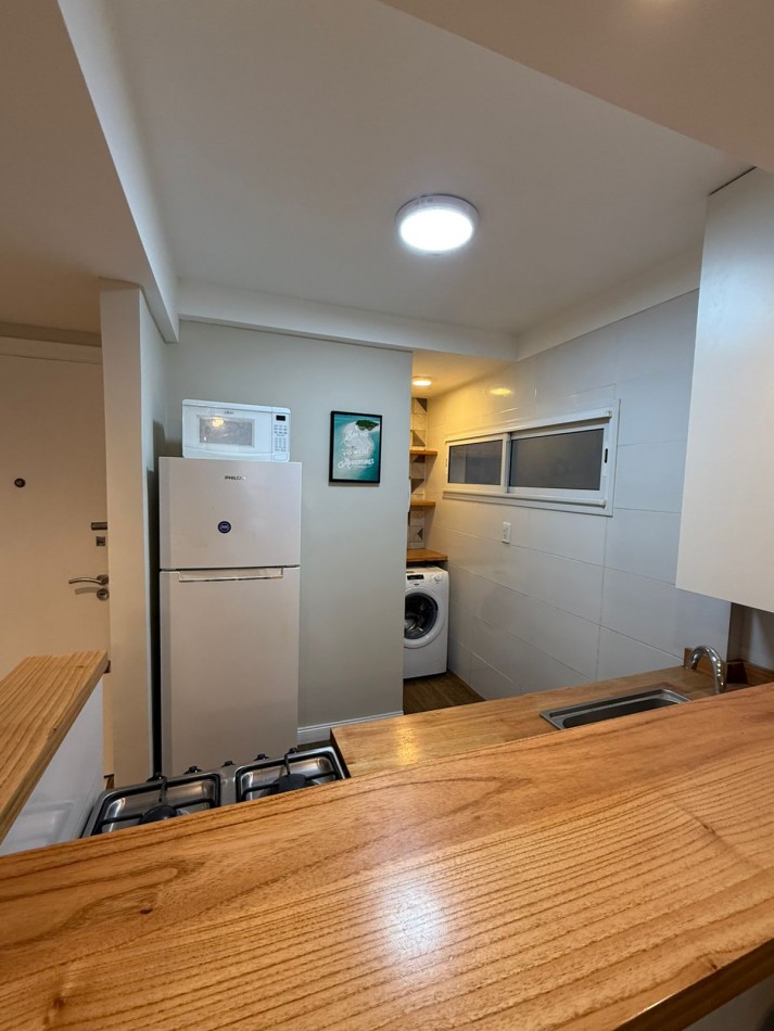 Departamento 2 ambiente a la calle con balcon saleinte