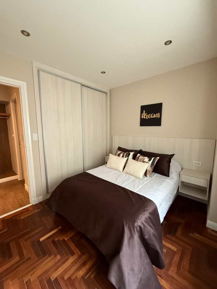 Departamento 2 ambiente a la calle con balcon saleinte