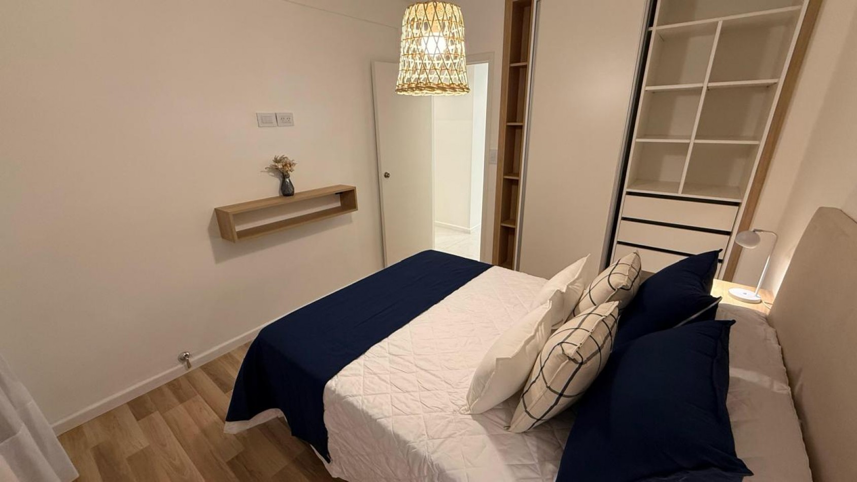 Departamento 2 ambientes con balcon a la calle