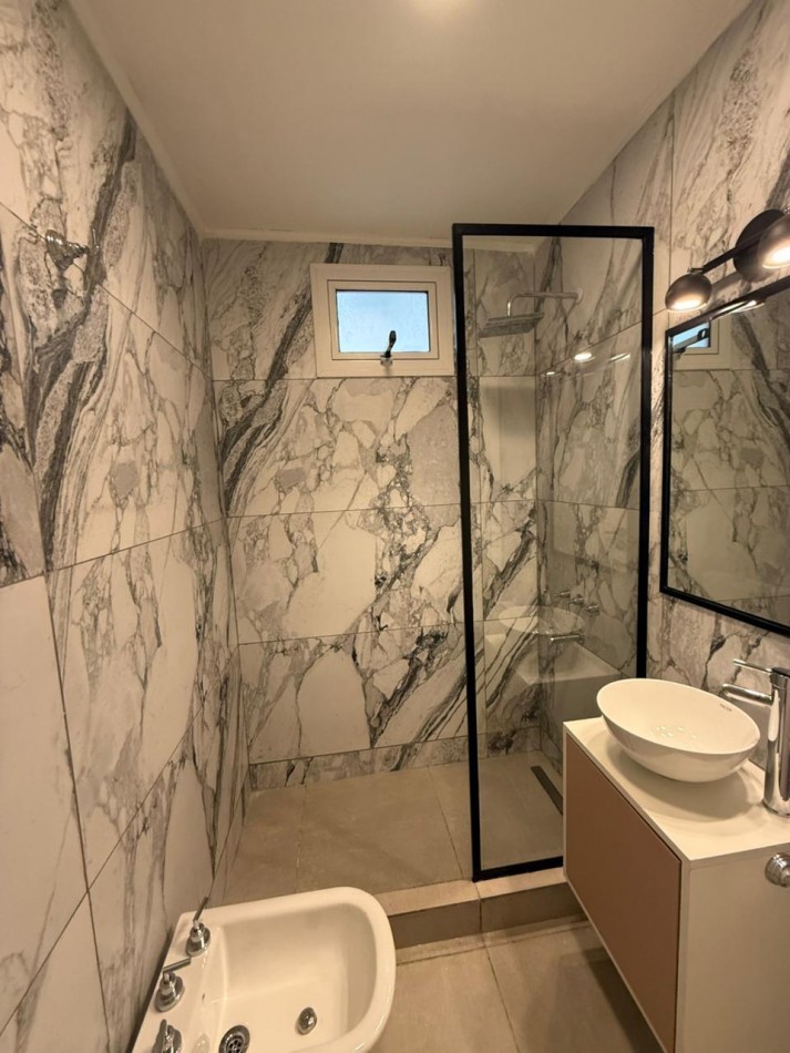 Hermoso departamento 3 ambientes con balcon terraza - Opcional Cochera