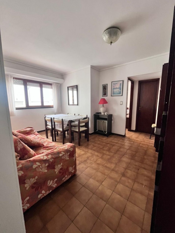 Departamento 2 ambientes lateral - Buen estado original