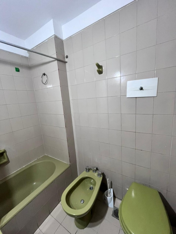 Departamento 2 ambientes lateral - Buen estado original