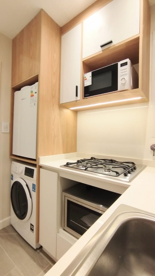 Departamento 1 ambiente a la calle con balcon - A una cuadra del mar