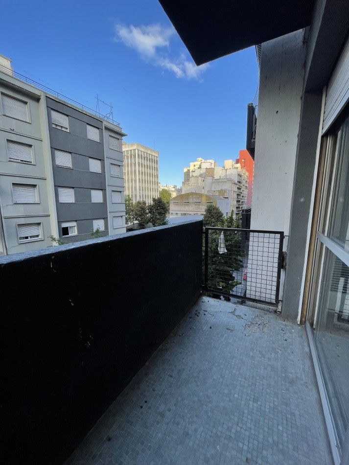 ALQUILER 24 MESES - 2 AMB A LA CALLE CON BALCON - CENTRO