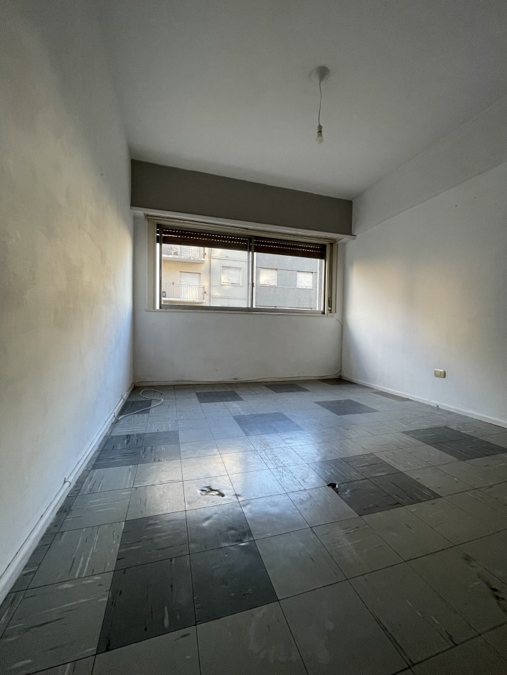 ALQUILER 24 MESES - 2 AMB A LA CALLE CON BALCON - CENTRO