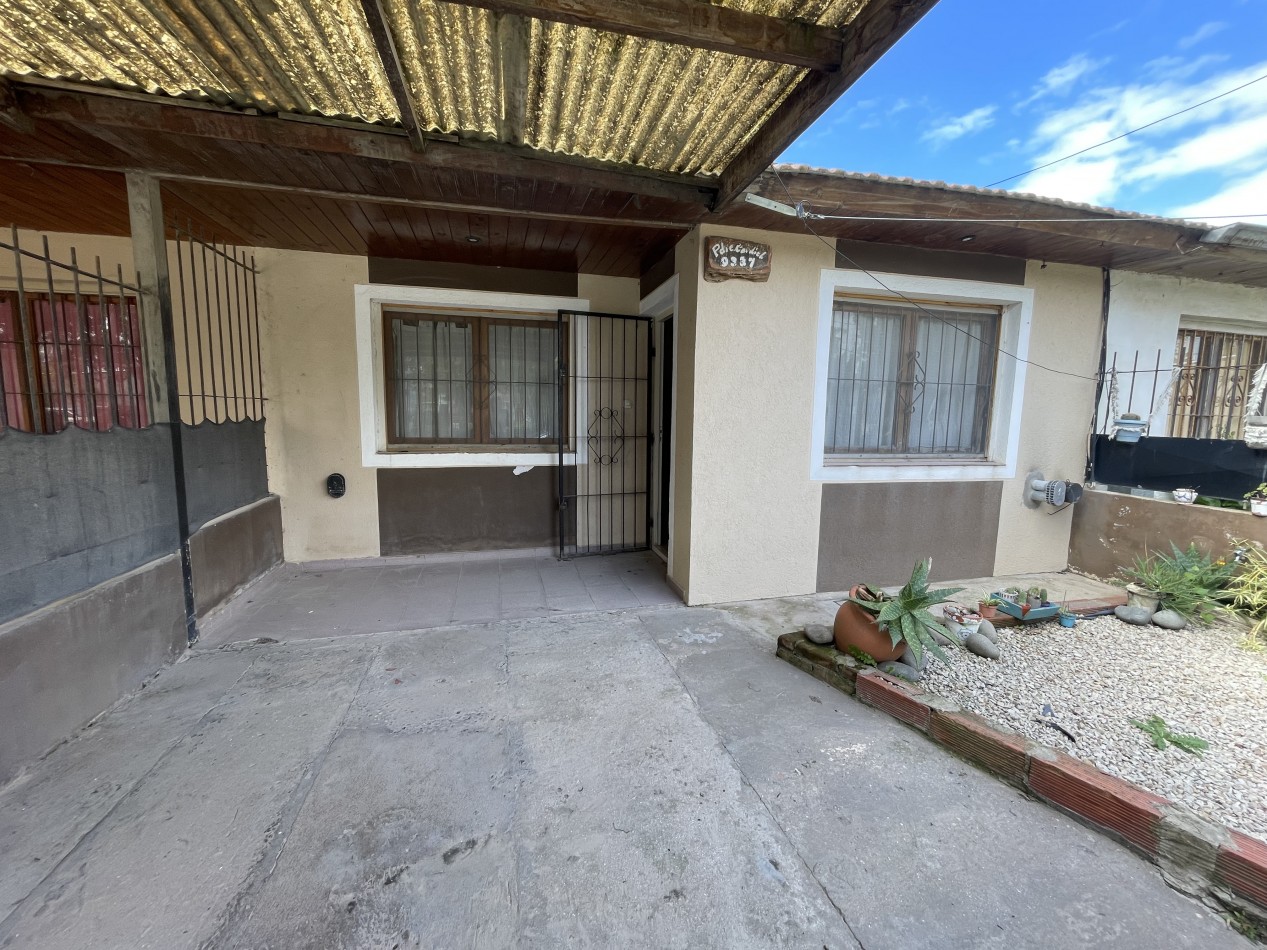 Casa 3 ambientes con patio y entrada para un vehiculo