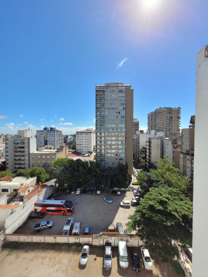 Departamento de 2 Ambientes con ESPACIO DE COCHERA