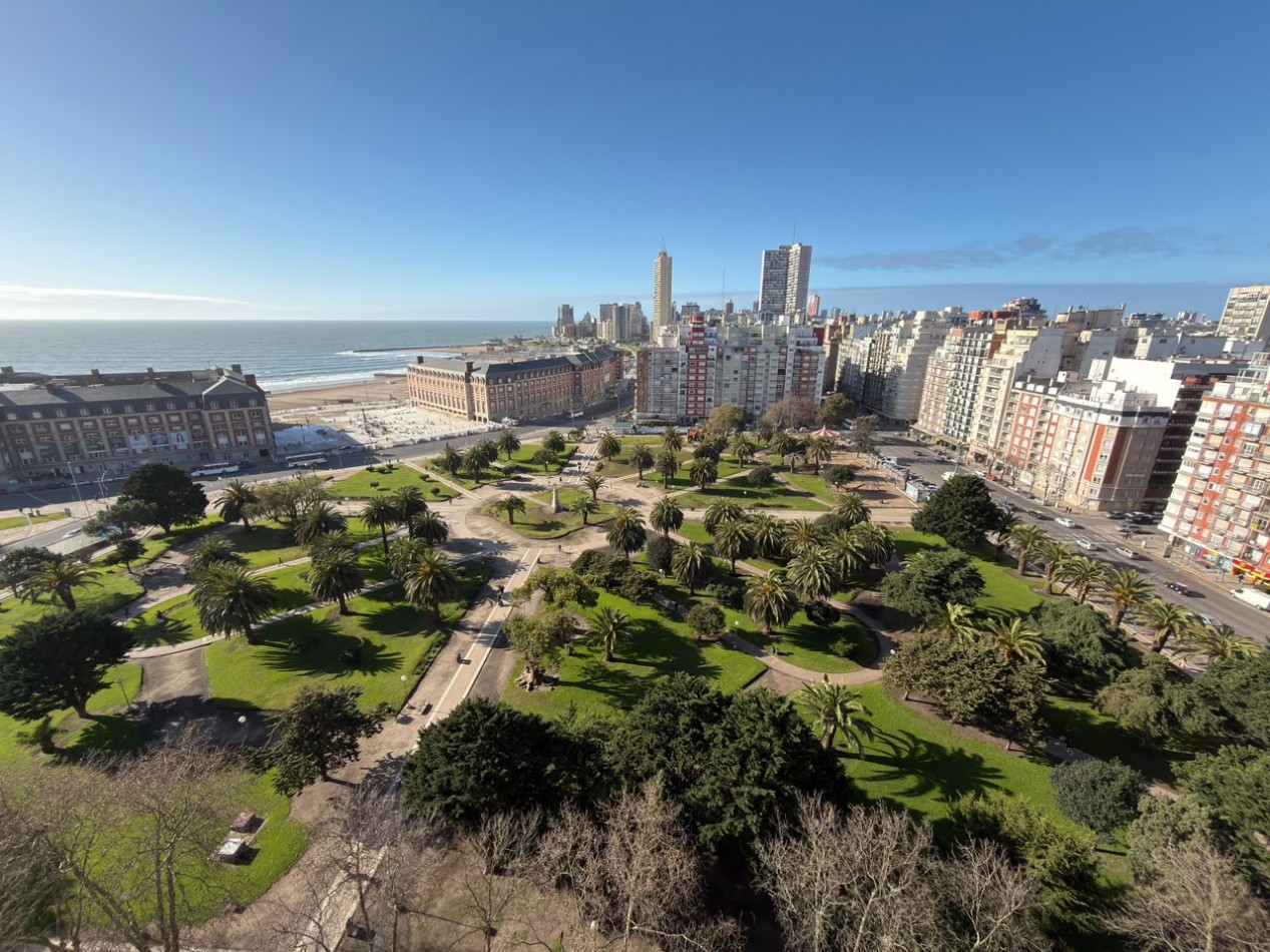 Departamento de 3 ambientes con vista panoramica al Mar,Casino y Playa Bristol