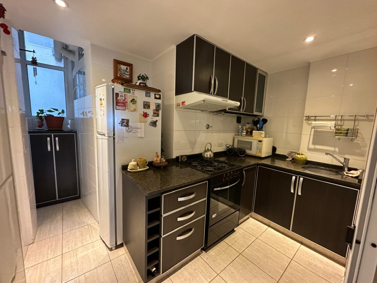 Excelente Departamento 3 ambientes c/dependencia - Av. Colon y Buenos Aires