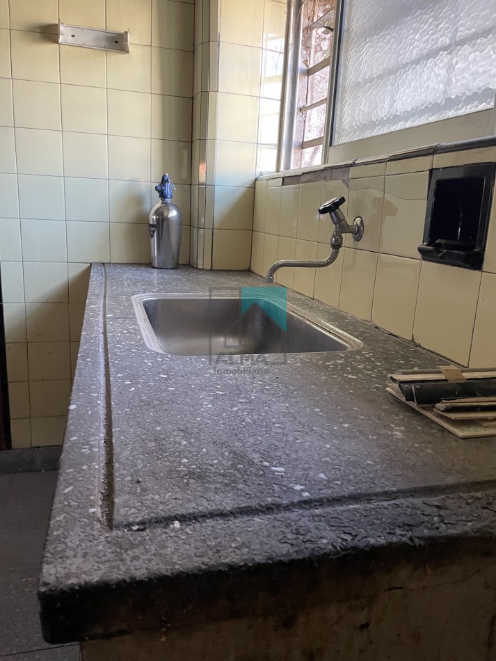 Casa en lote propio - 3 ambientes - garage para dos autos - patio/parque