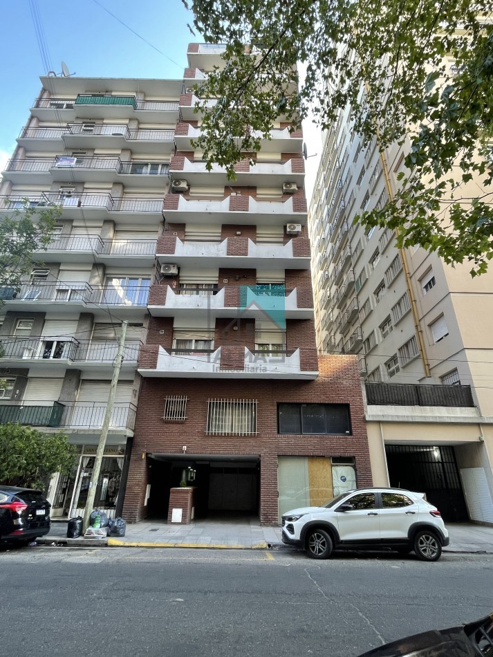 Excelente monoambiente con balcon terraza - Completamente reciclado y amoblado