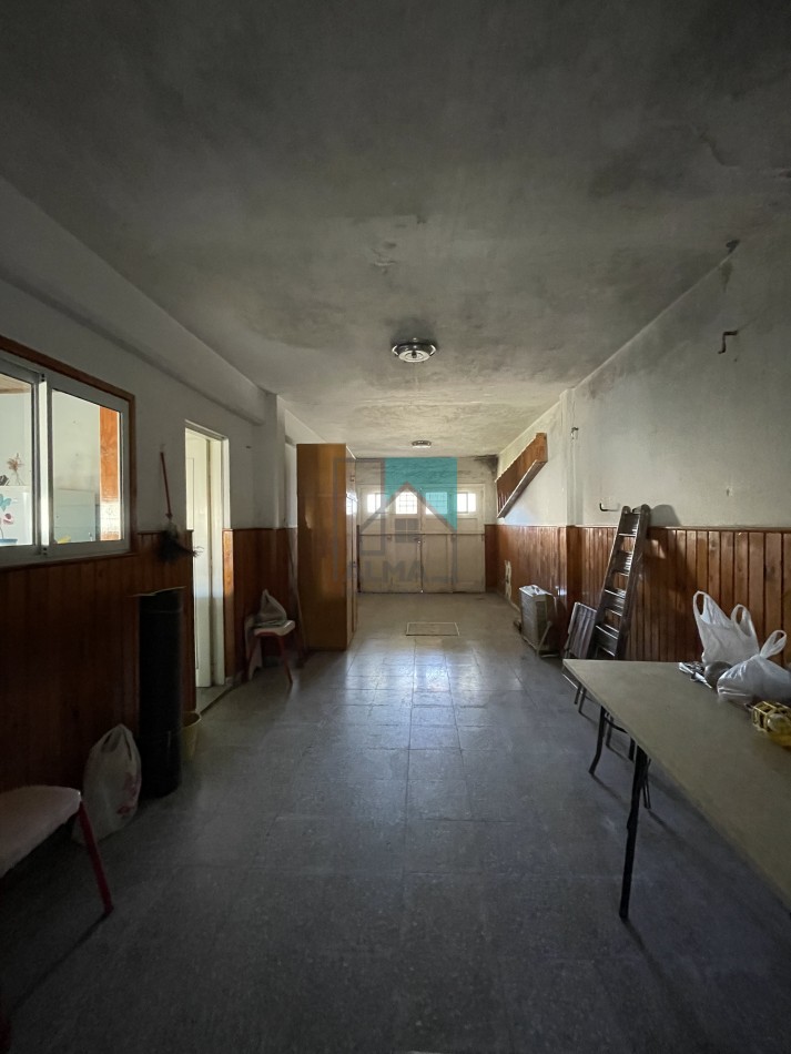 Casa en lote propio - 3 ambientes - garage para dos autos - patio/parque