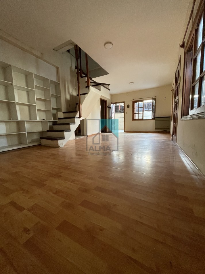 Alquiler Casa 4 ambientes c/patio y garage