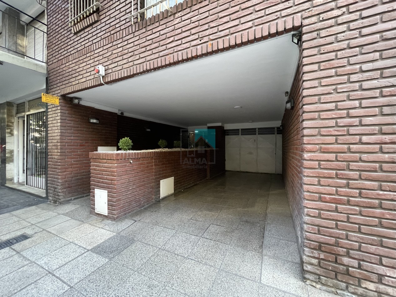 Excelente monoambiente con balcon terraza - Completamente reciclado y amoblado