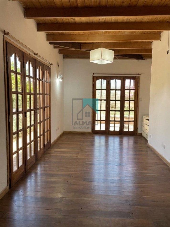 Venta Casa 4 ambientes c/patio, garage y depto monoambiente sobre lote propio