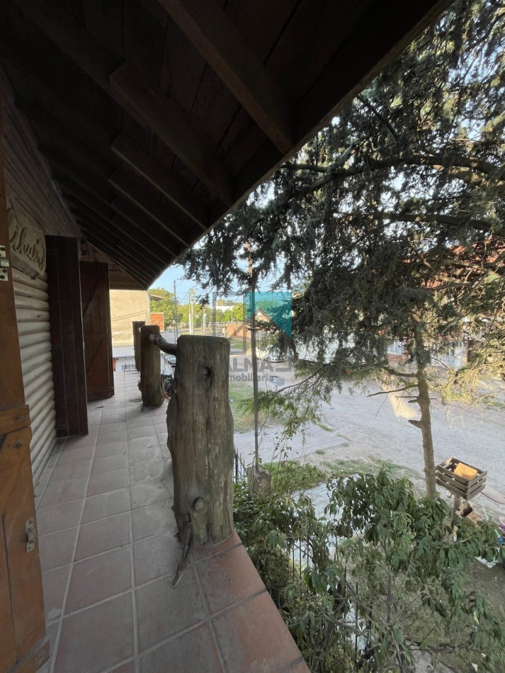 Venta Casa 4 ambientes c/patio, garage y depto monoambiente sobre lote propio