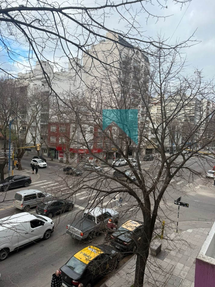 Departamento 3 amb semipiso a la calle c/balcon