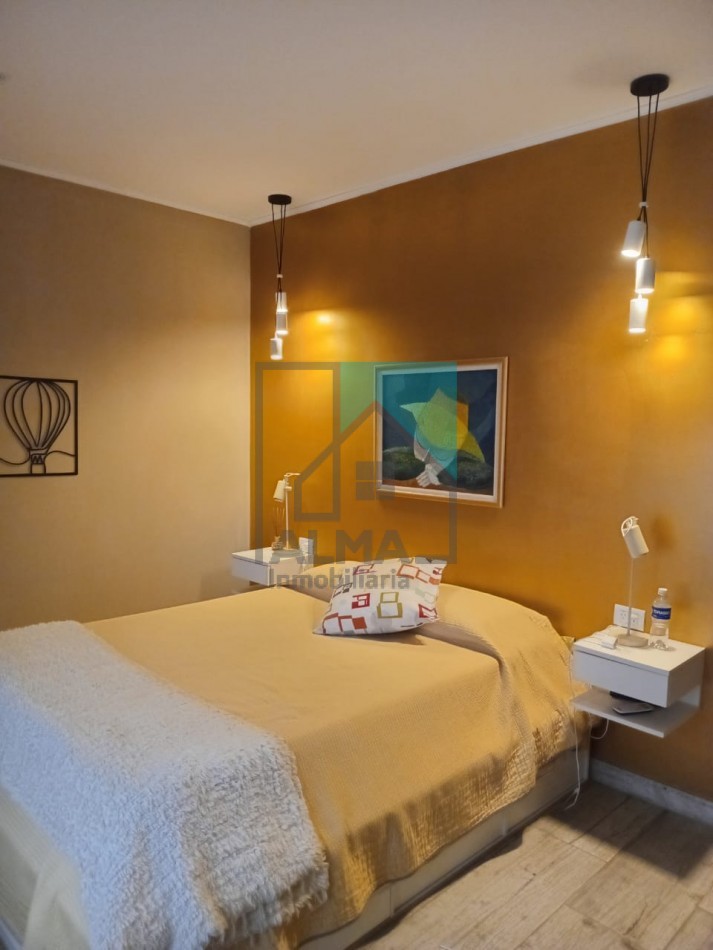 Excelente casa moderna con parque, pileta y quincho + departamento anexo - Ubicada en el centro de Loberia(Prov. de Buenos Aires)