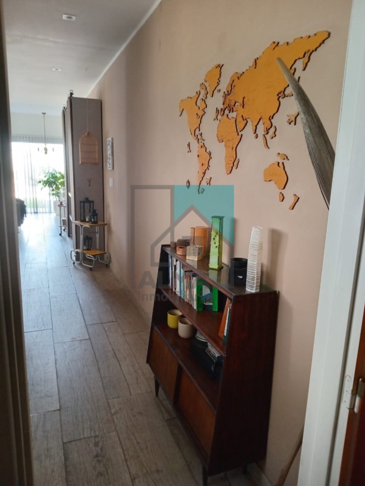 Excelente casa moderna con parque, pileta y quincho + departamento anexo - Ubicada en el centro de Loberia(Prov. de Buenos Aires)