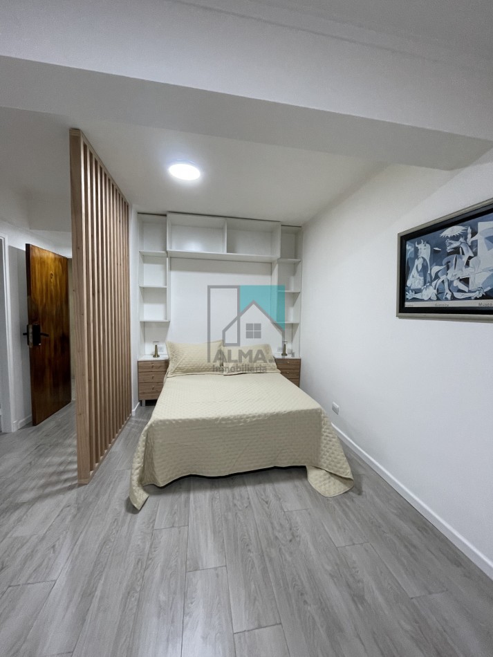 Excelente monoambiente con balcon terraza - Completamente reciclado y amoblado