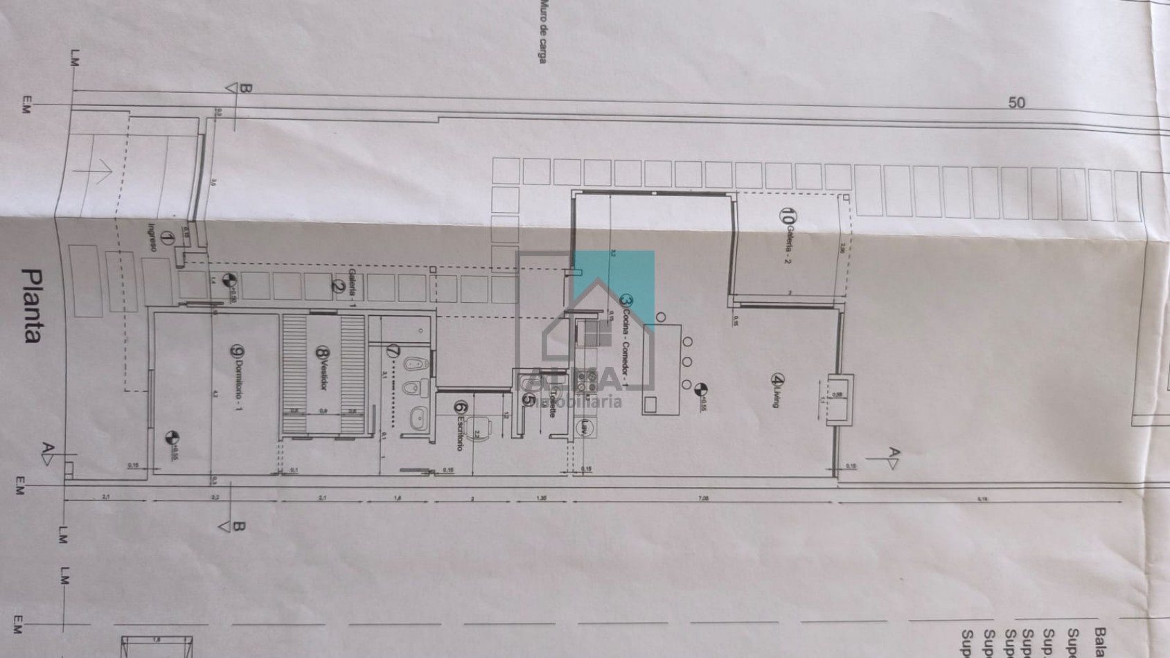 Excelente casa moderna con parque, pileta y quincho + departamento anexo - Ubicada en el centro de Loberia(Prov. de Buenos Aires)