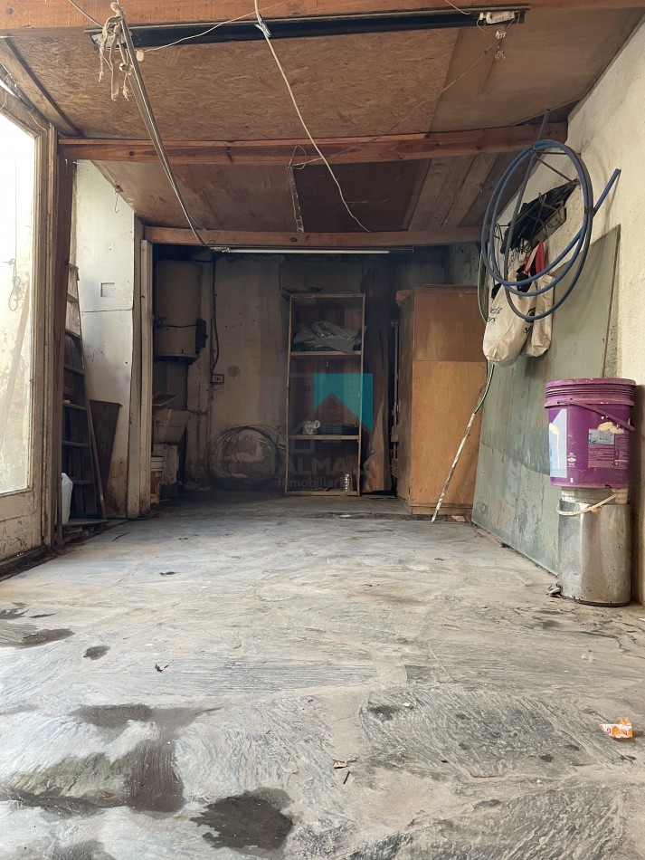 Casa 4 ambientes c/patio, garage y depto monoambiente sobre lote propio