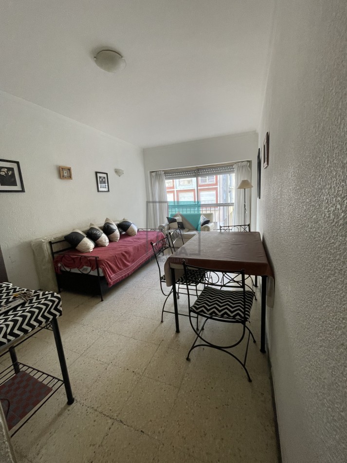 Departamento de 2 amb con balcon - Alquiler desde el 15 de abril al 15 de diciembre 2026.