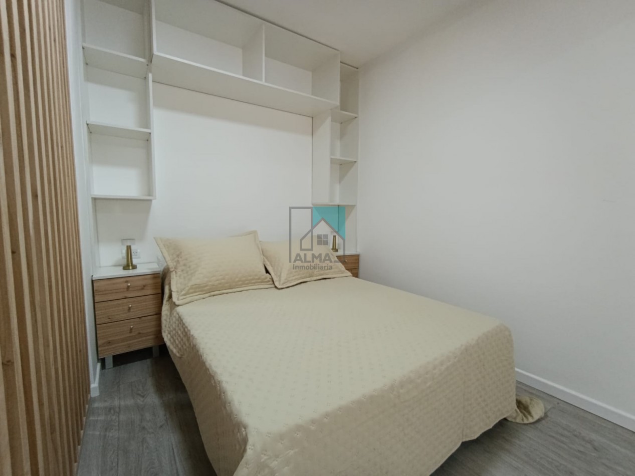 Excelente monoambiente con balcon terraza - Completamente reciclado y amoblado