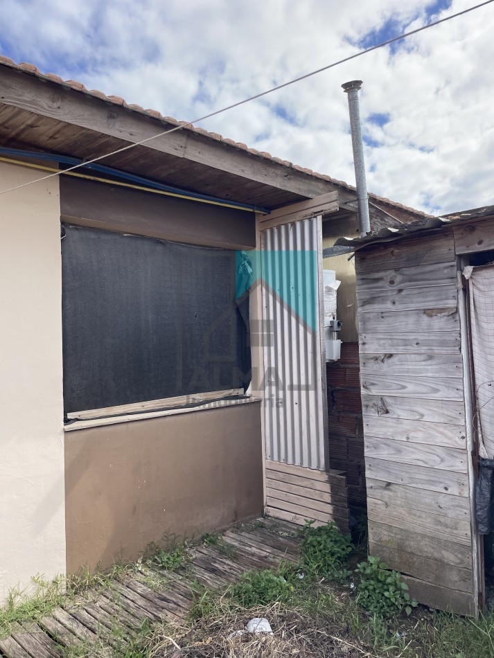 Casa 3 ambientes con patio y entrada para un vehiculo