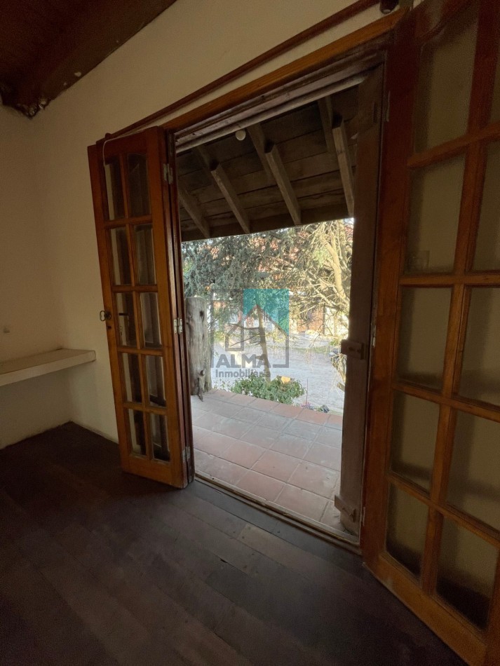 Venta Casa 4 ambientes c/patio, garage y depto monoambiente sobre lote propio