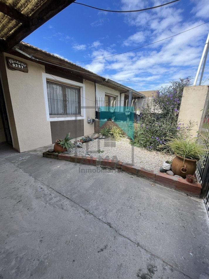 Casa 3 ambientes con patio y entrada para un vehiculo