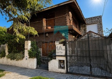 Venta Casa 4 ambientes c/patio, garage y depto monoambiente sobre lote propio